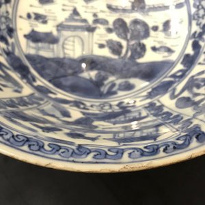 A Chinese blue and white figurative panel bowl, Wanli — photo 8
