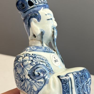 A Chinese blue and white figure of a Daoist deity — photo 11