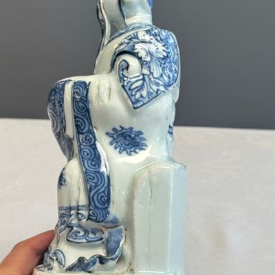 A Chinese blue and white figure of a Daoist deity — photo 15