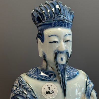 A Chinese blue and white figure of a Daoist deity — photo 10