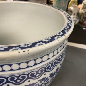 A Chinese blue and white fish bowl, 19th C. — photo 19