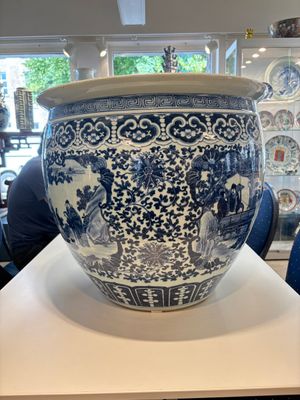 A Chinese blue and white fish bowl with narrative design, 19th C. — photo 8