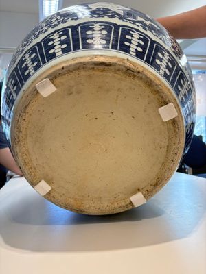 A Chinese blue and white fish bowl with narrative design, 19th C. — photo 10