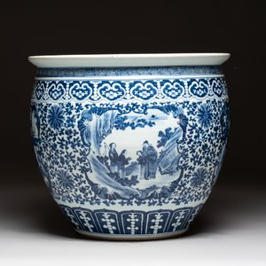 A Chinese blue and white fish bowl with narrative design, 19th C. — photo 4