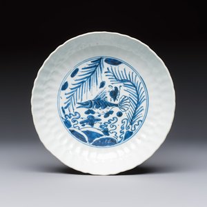 A Chinese blue and white 'Fish' plate, Chenghua mark, Tianqi — photo 1