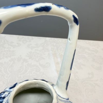 A Chinese blue and white 'Fisherman and Antiquities' teapot and cover — 照片 6