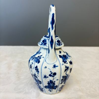 A Chinese blue and white 'Fisherman and Antiquities' teapot and cover — 照片 2