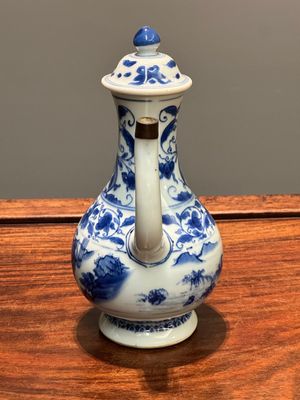 A Chinese blue and white 'fisherman and woodcutter' ewer and cover, Transitional period — 照片 2