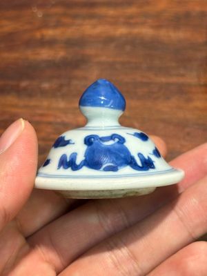 A Chinese blue and white 'fisherman and woodcutter' ewer and cover, Transitional period — 照片 9