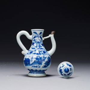 A Chinese blue and white 'fisherman and woodcutter' ewer and cover, Transitional period — 照片 3