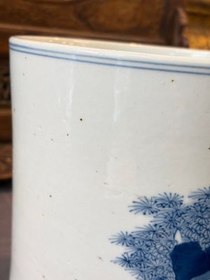 A Chinese blue and white 'Fisherman' brush pot, 20th C. — photo 5