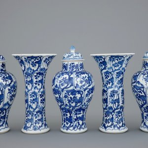 A Chinese blue and white five piece garniture, Kangxi — 照片 3