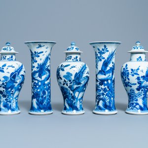 A Chinese blue and white five-piece garniture, Kangxi — 照片 1