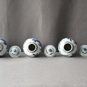 A Chinese blue and white five-piece garniture, Kangxi — 照片 9