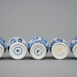 A Chinese blue and white five piece garniture, Kangxi — photo 7
