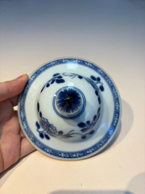 A Chinese blue and white five-piece garniture with birds among flowering branches, Qianlong — photo 27