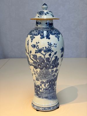 A Chinese blue and white five-piece garniture with birds among flowering branches, Qianlong — photo 29