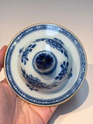 A Chinese blue and white five-piece garniture with birds among flowering branches, Qianlong — photo 41