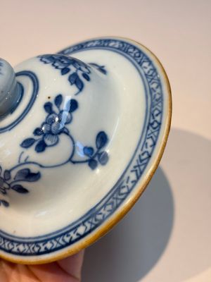 A Chinese blue and white five-piece garniture with birds among flowering branches, Qianlong — photo 43