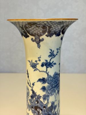 A Chinese blue and white five-piece garniture with birds among flowering branches, Qianlong — photo 45