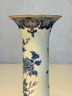 A Chinese blue and white five-piece garniture with birds among flowering branches, Qianlong — photo 47