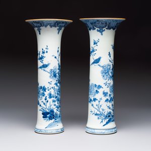 A Chinese blue and white five-piece garniture with birds among flowering branches, Qianlong — photo 11