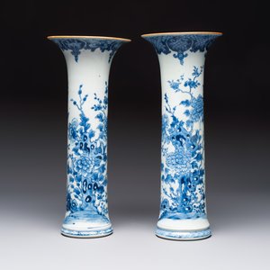 A Chinese blue and white five-piece garniture with birds among flowering branches, Qianlong — photo 8
