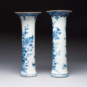 A Chinese blue and white five-piece garniture with birds among flowering branches, Qianlong — photo 9