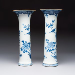 A Chinese blue and white five-piece garniture with birds among flowering branches, Qianlong — photo 10
