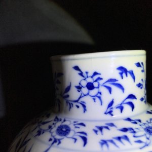 A Chinese blue and white five-piece garniture with dragons, Kangxi marks, 19th C. — 照片 15