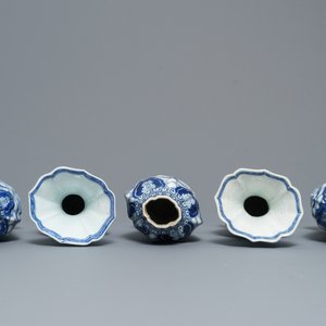 A Chinese blue and white five-piece garniture with figures in landscapes, Kangxi — photo 6