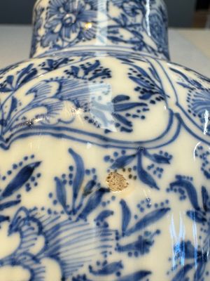 A Chinese blue and white five-piece garniture with floral design, Kangxi — foto 34