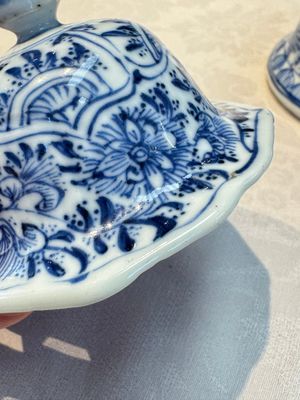 A Chinese blue and white five-piece garniture with floral design, Kangxi — foto 39