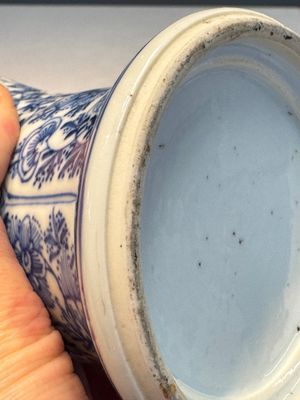 A Chinese blue and white five-piece garniture with floral design, Kangxi — foto 44