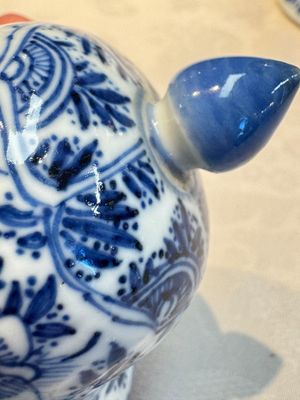 A Chinese blue and white five-piece garniture with floral design, Kangxi — foto 54