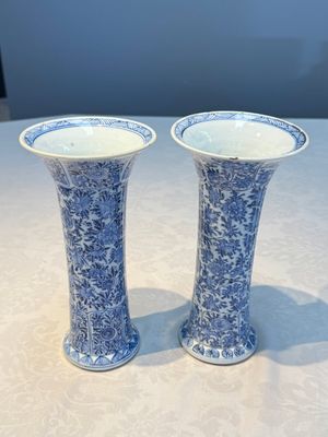 A Chinese blue and white five-piece garniture with floral design, Kangxi — foto 65