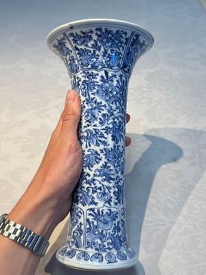 A Chinese blue and white five-piece garniture with floral design, Kangxi — foto 69