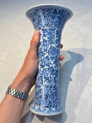 A Chinese blue and white five-piece garniture with floral design, Kangxi — foto 83