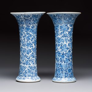 A Chinese blue and white five-piece garniture with floral design, Kangxi — foto 3