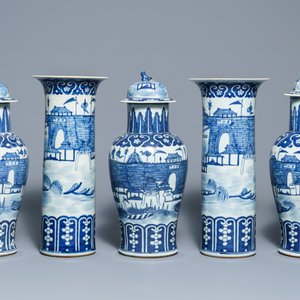 A Chinese blue and white five-piece garniture with port views, 19th C. — photo 3