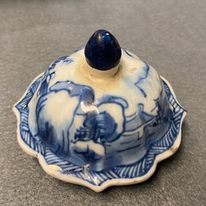 A Chinese blue and white five-piece 'landscape' garniture, Kangxi — 照片 16