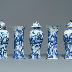 A Chinese blue and white five-piece 'landscape' garniture, Kangxi — 照片 4