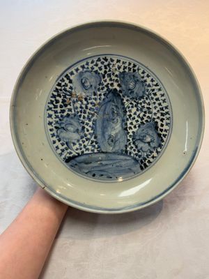 A Chinese blue and white 'floral' dish and a 'phoenix' plate, Ming — photo 4