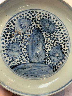 A Chinese blue and white 'floral' dish and a 'phoenix' plate, Ming — photo 5