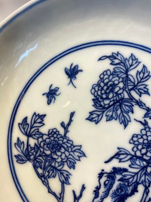 A Chinese blue and white floral plate, Yongzheng mark and of the period — 照片 3
