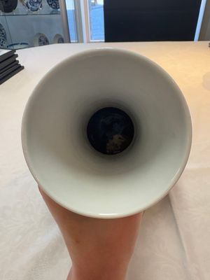 A Chinese blue and white 'flower scroll' bottle vase, Xuantong mark, 20th C. — photo 5