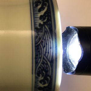 A Chinese blue and white 'flower scroll' vase, Qianlong mark, 19/20th C. — photo 8