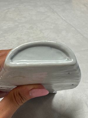 A Chinese blue and white 'Flower Scroll' wall pocket vase — 照片 12
