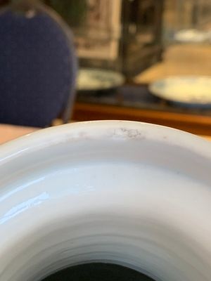 A Chinese blue and white 'flower scrolls' rouleau vase, Kangxi — foto 6