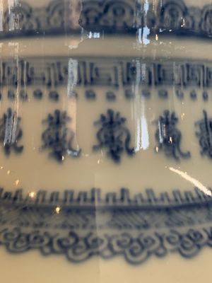 A Chinese blue and white 'flower scrolls' rouleau vase, Kangxi — foto 9
